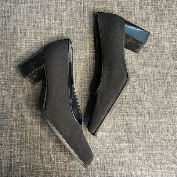 STUART WEITZMAN BLACK PUMPS - Picture 2 of 8